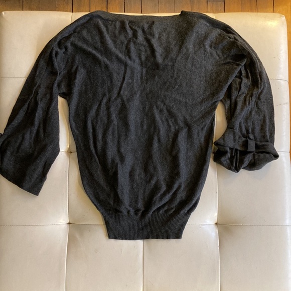 Bedo V-Neck Sweater (Dark Grey) with flared sleeves - Picture 6 of 6